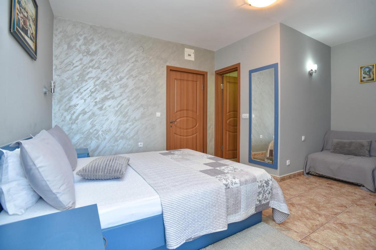 Apartments And Rooms Drago Sveti Stefan Ngoại thất bức ảnh