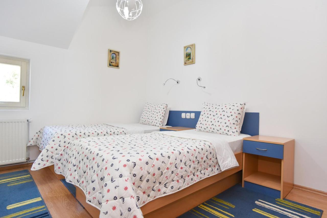 Apartments And Rooms Drago Sveti Stefan Ngoại thất bức ảnh