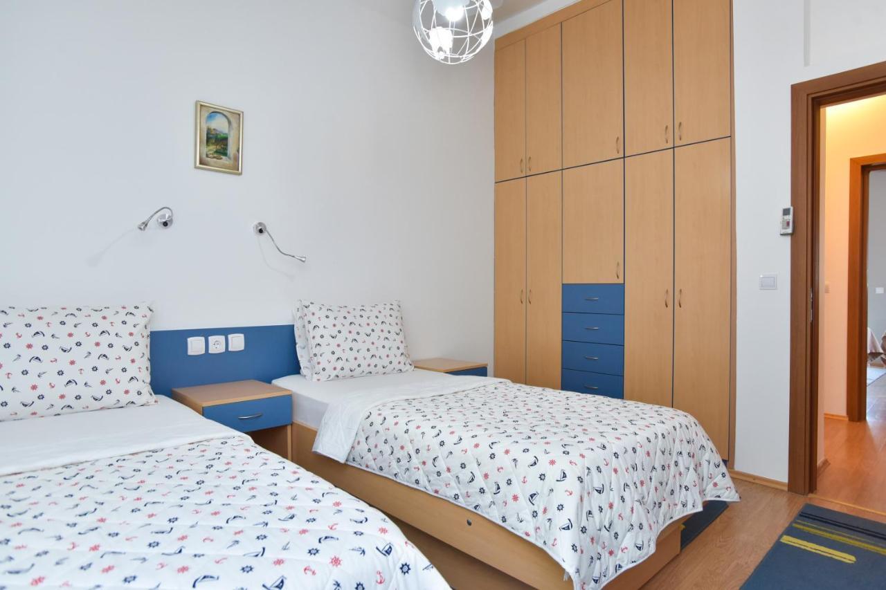 Apartments And Rooms Drago Sveti Stefan Ngoại thất bức ảnh