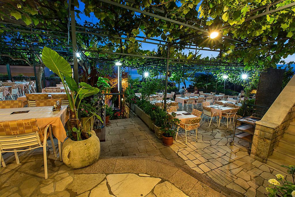 Apartments And Rooms Drago Sveti Stefan Ngoại thất bức ảnh