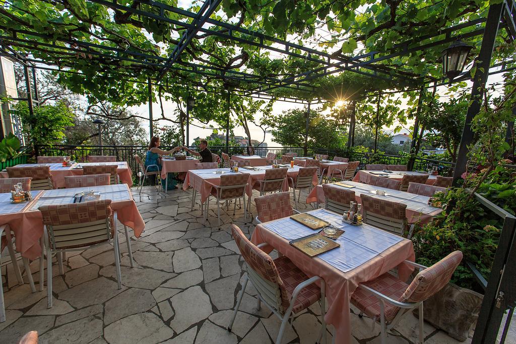 Apartments And Rooms Drago Sveti Stefan Ngoại thất bức ảnh