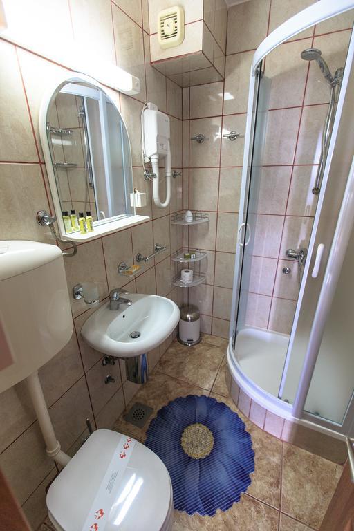 Apartments And Rooms Drago Sveti Stefan Ngoại thất bức ảnh